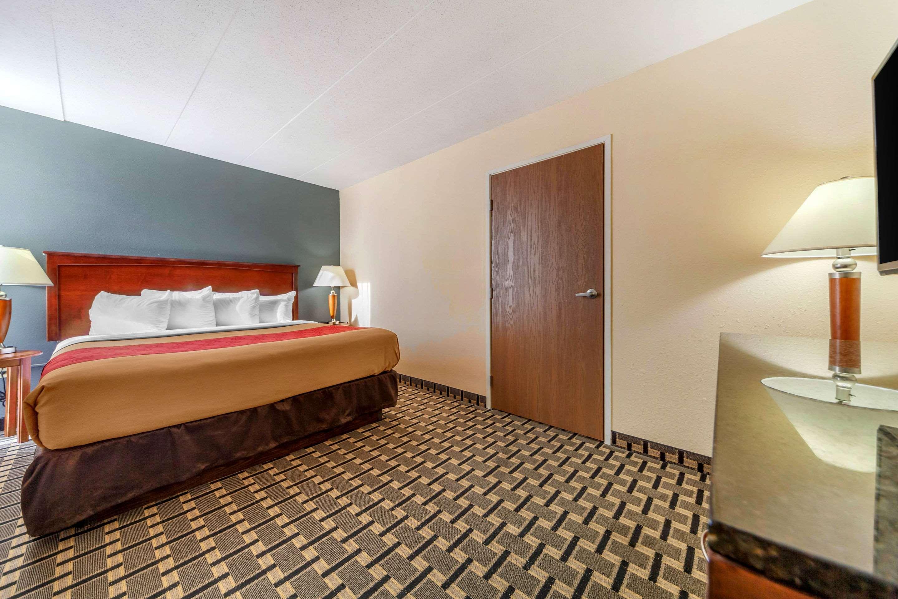 Econo Lodge Inn & Suites Brookings Bagian luar foto