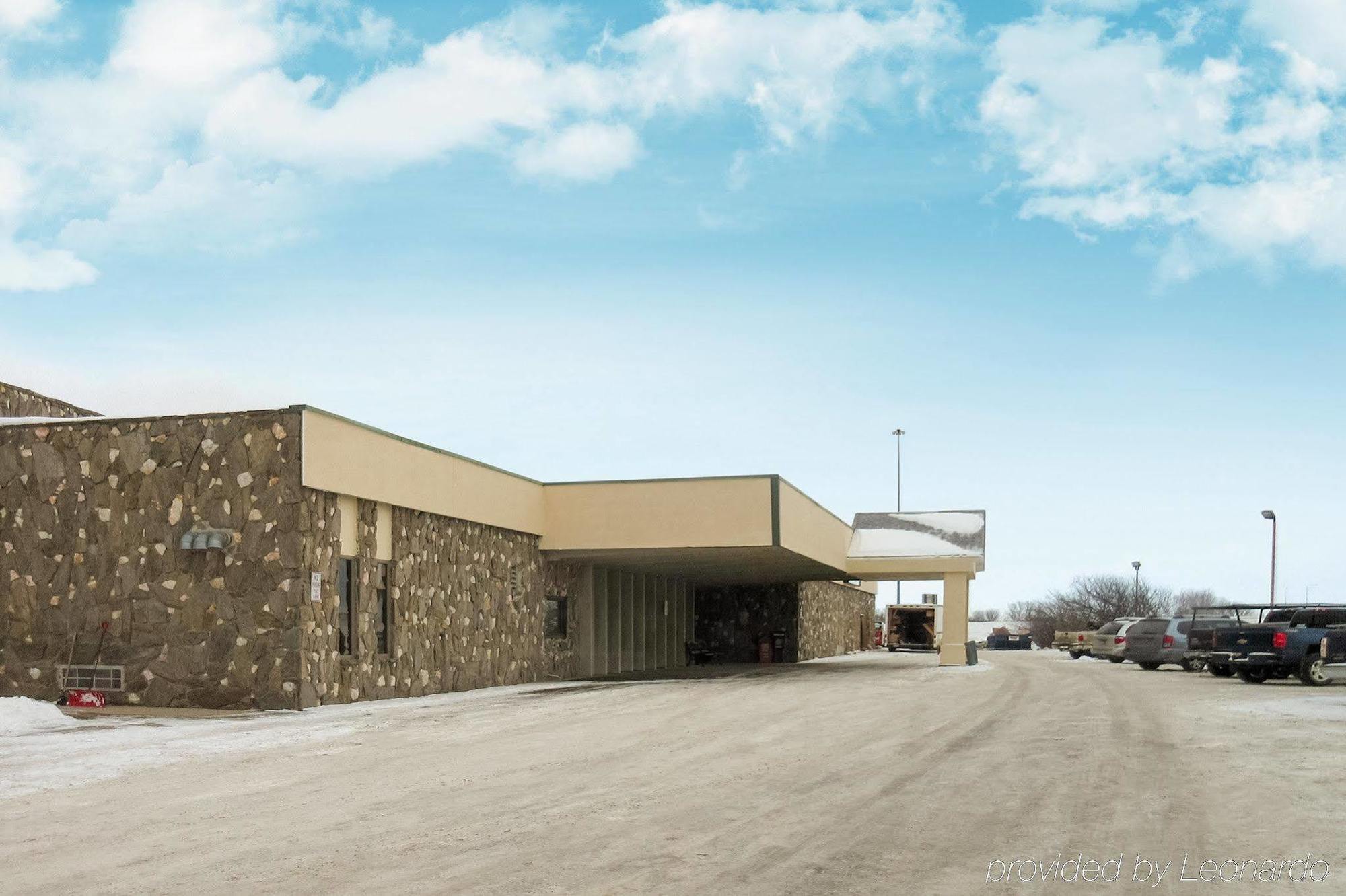 Econo Lodge Inn & Suites Brookings Bagian luar foto
