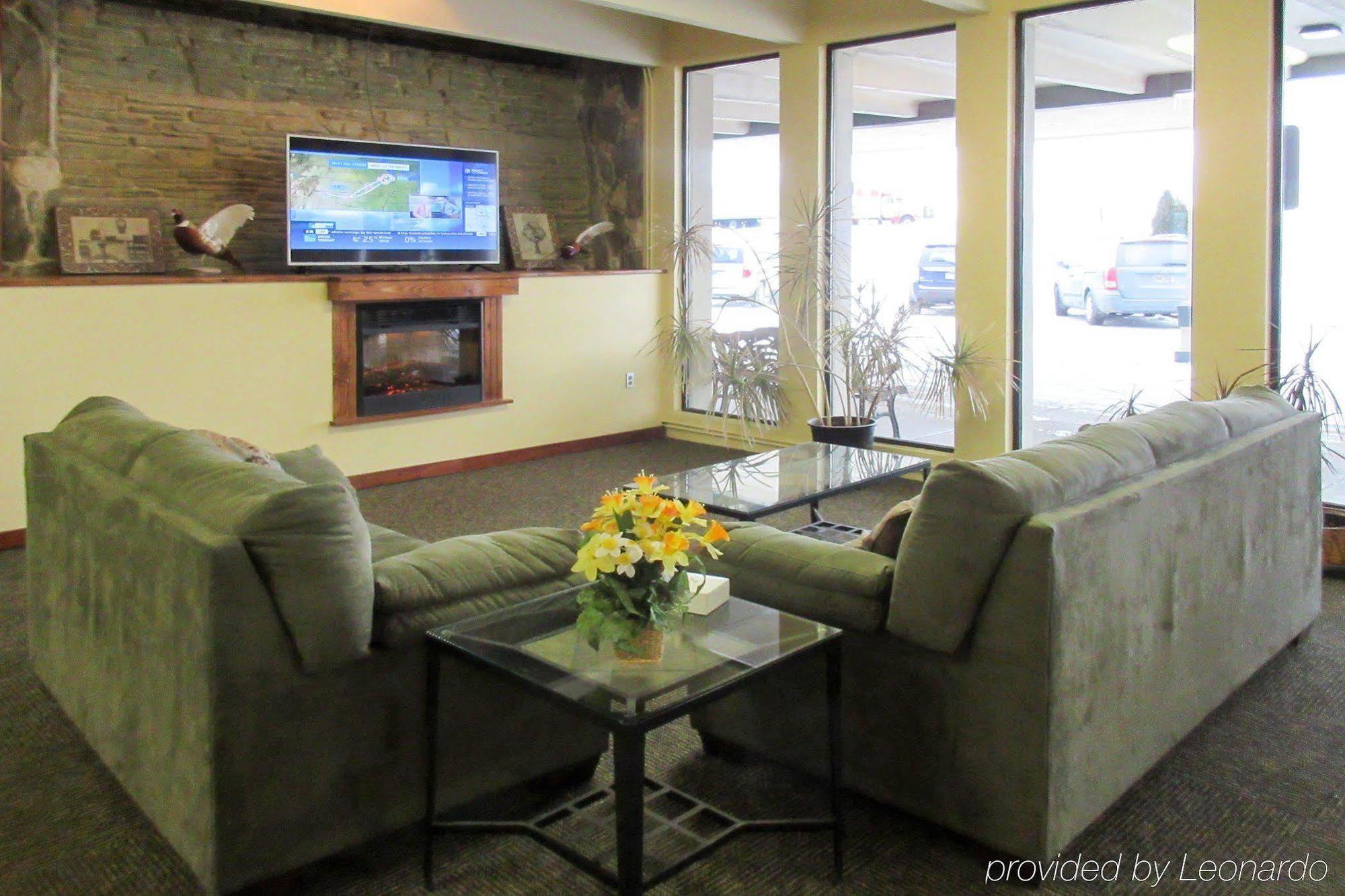 Econo Lodge Inn & Suites Brookings Bagian luar foto