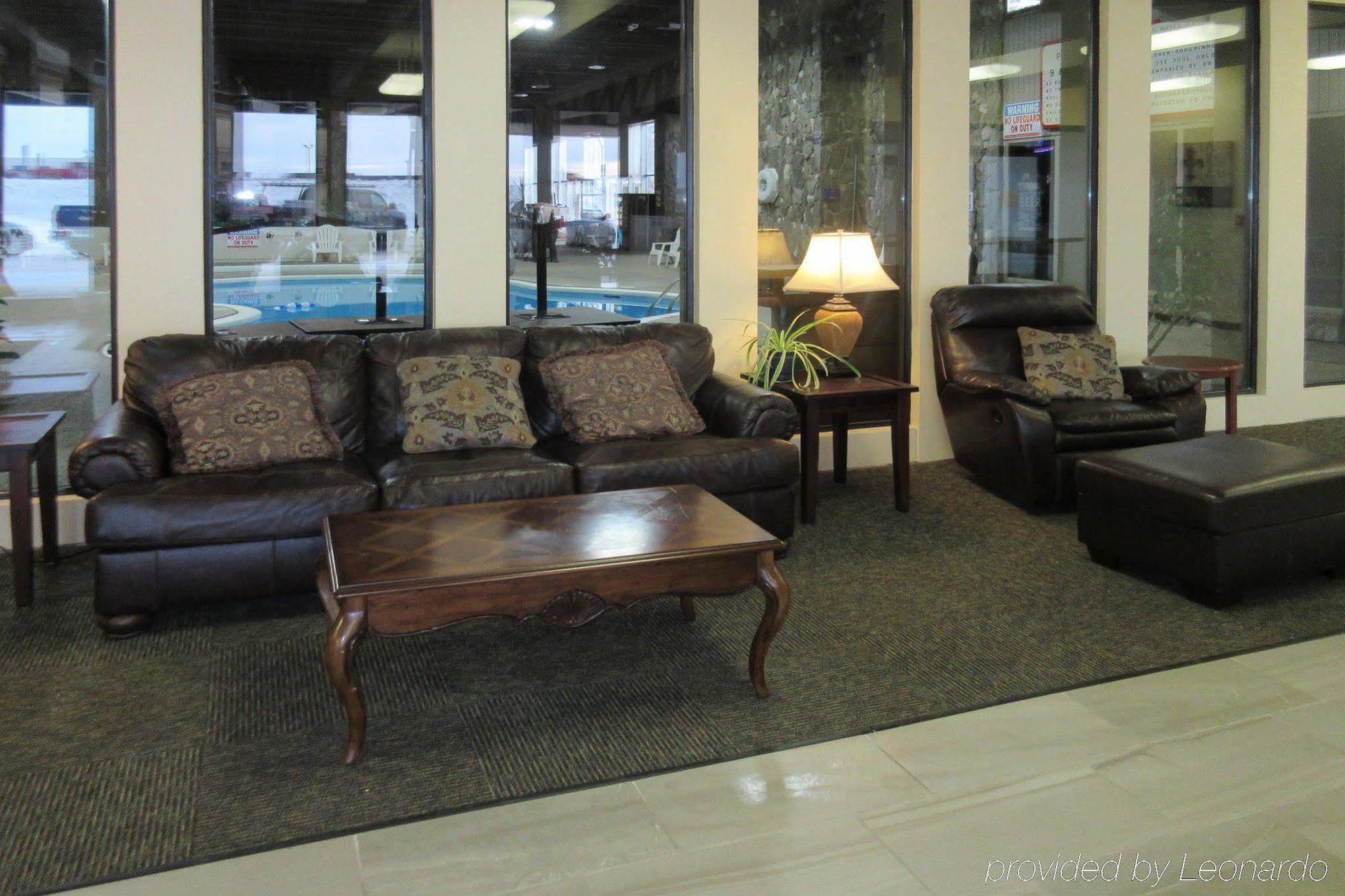 Econo Lodge Inn & Suites Brookings Bagian luar foto
