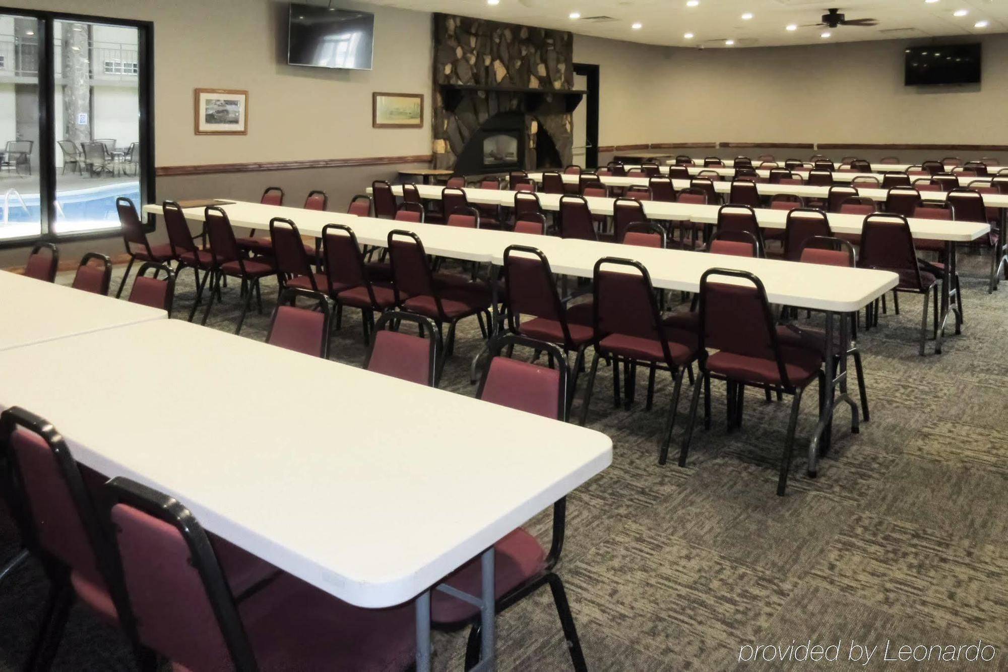 Econo Lodge Inn & Suites Brookings Bagian luar foto
