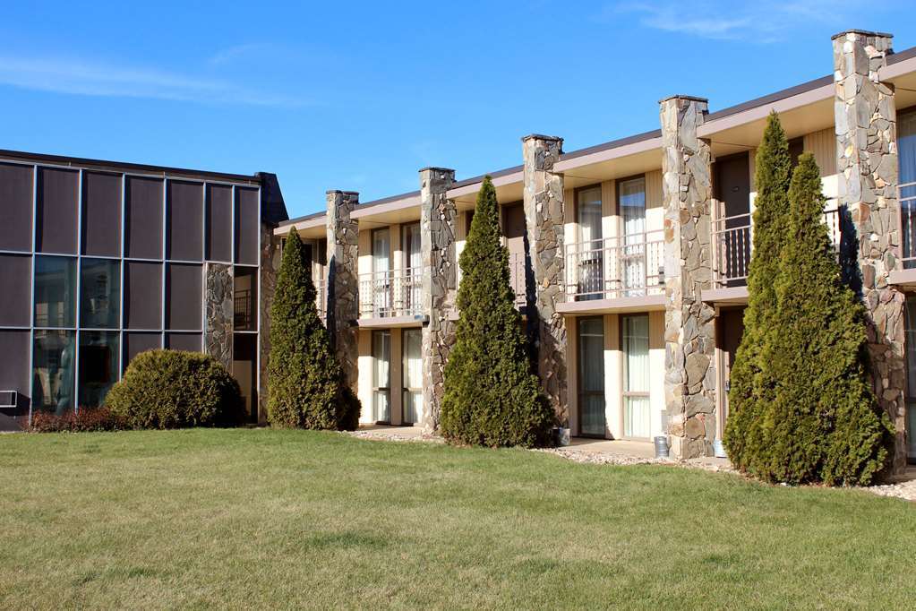 Econo Lodge Inn & Suites Brookings Bagian luar foto